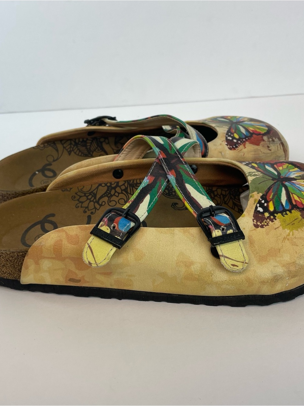 Women’s Size 7.5 Butterfly Clog Slide - Picture 2 of 5